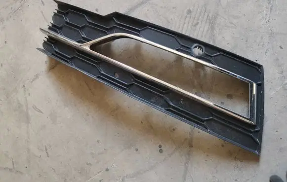 Front bumper lower grill