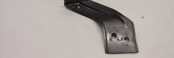 Fender mounting bracket