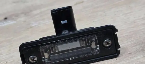 Volkswagen Phaeton Number plate light 1J6943021