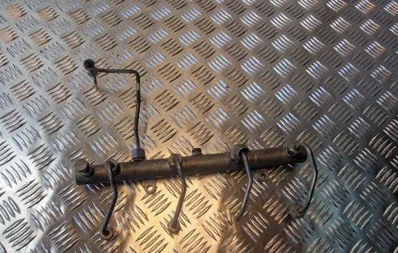 Audi A8 S8 D3 4E Fuel main line pipe 057130090L
