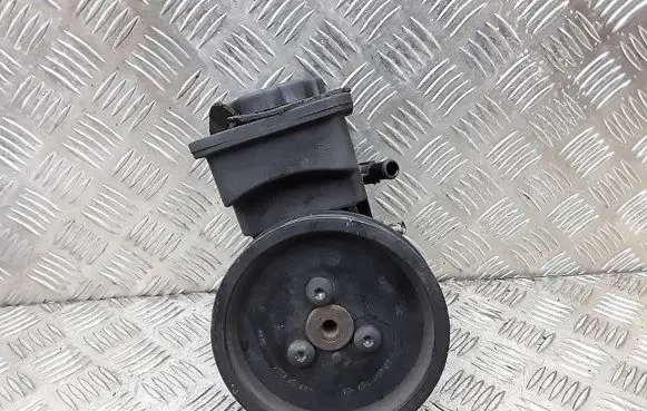 BMW X3 E83 Power steering pump 7692974536