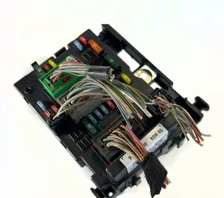 Peugeot 307 Fuse module 9650663880