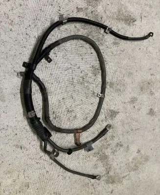 Mercedes-Benz CLS C219 Positive cable (battery) A2215404635