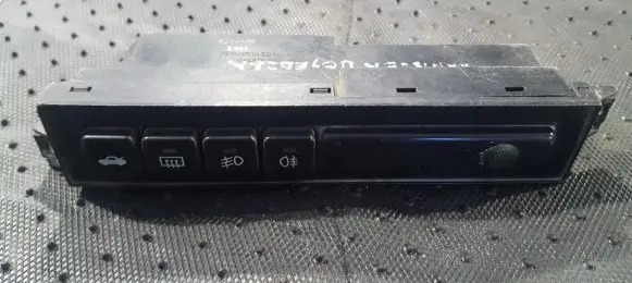 Fog light switch