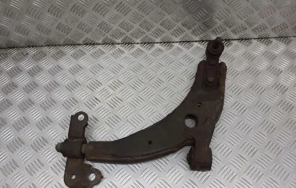 KIA Carens I Front control arm