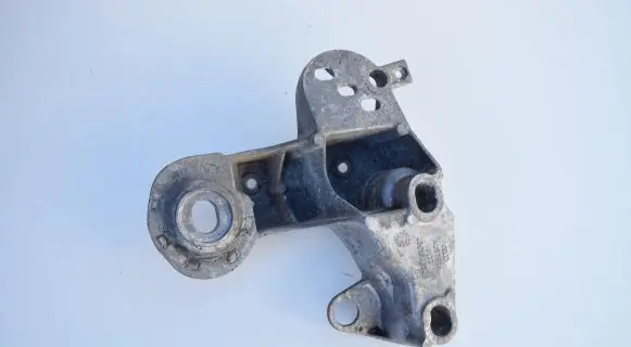 Audi A6 S6 C5 4B Engine mounting bracket 4B0199352B