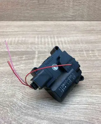 Toyota Avensis T250 Air flap motor/actuator 1138002051