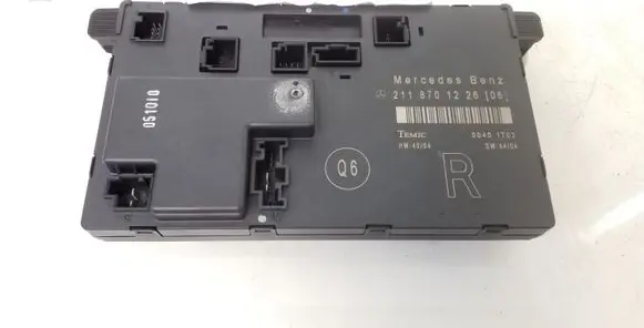 Mercedes-Benz E W211 Door control unit/module 2118701226