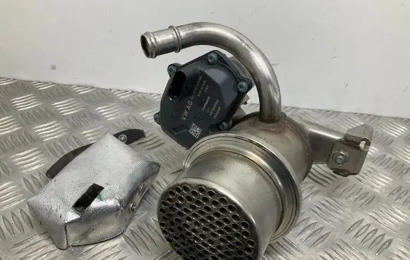Audi Q2 - EGR valve cooler 04L131512BR 04L131501M