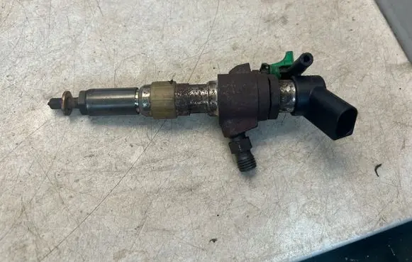 Ford Focus Fuel injector 9674973080