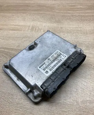 Opel Omega B2 Engine control unit/module ECU 90565941 0281001636