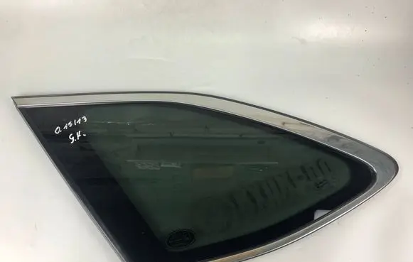 Subaru Outback (BS) Rear side window