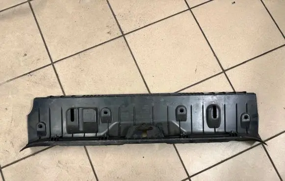 BMW 5 F10 F11 Tailgate/boot lid lock trim 7227535 18384510 9163190