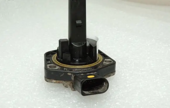 Volkswagen Tiguan Oil level sensor 1J0907660F 1J0907660C