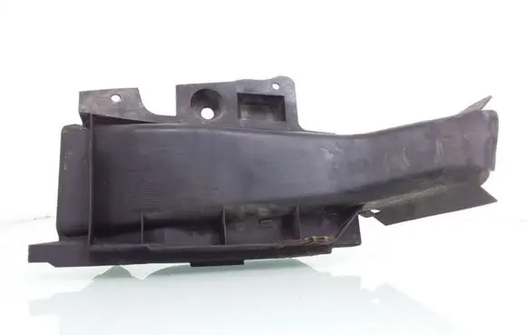 BMW 3 E46 Intercooler air channel guide 8197927 51718197927