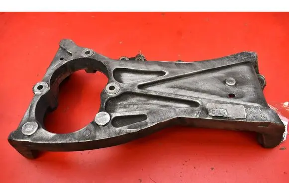 Maserati Levante Gearbox mounting bracket 670105590