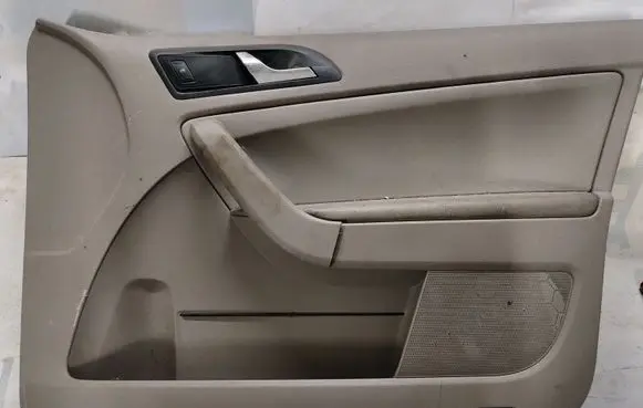 Skoda Yeti (5L) Front door card panel trim 5L1867012