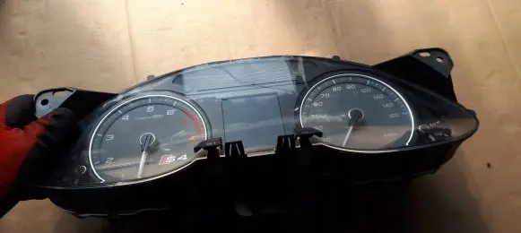 Audi A4 S4 B8 8K Speedometer (instrument cluster) 8K0920982T