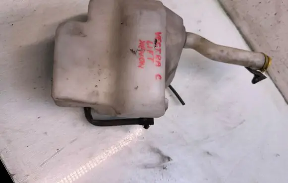 Opel Vectra C Windshield washer fluid reservoir/tank 551020308
