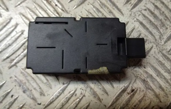 Mazda 2 Door central lock control unit/module DH55675DZB