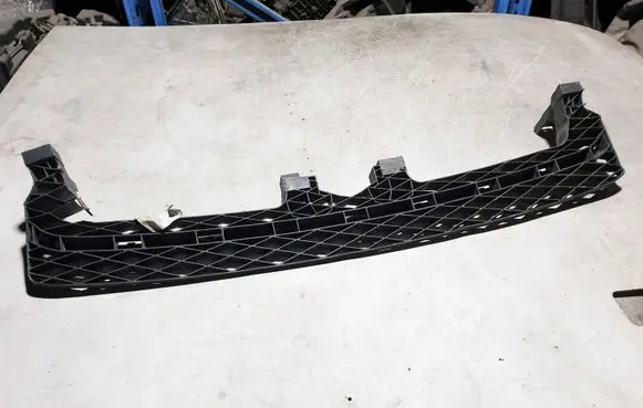 Volkswagen PASSAT B7 Front bumper mounting bracket 3AA807571