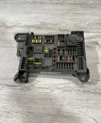 BMW X5 E70 Fuse module 693168704 518954021A 0534378693168704