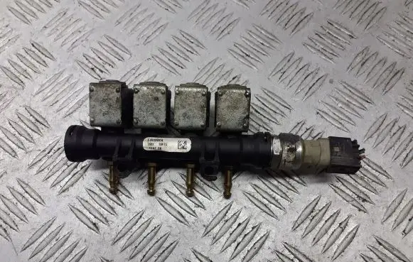 Volkswagen Polo IV 9N3 Fuel main line pipe E09320014