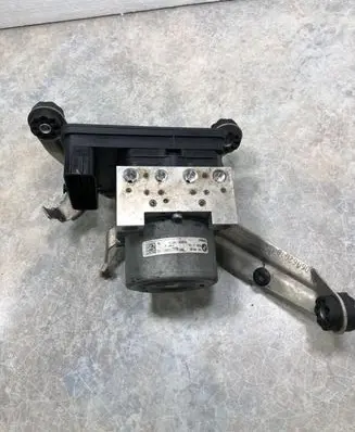 BMW i3 ABS Pump 6892888 6892887