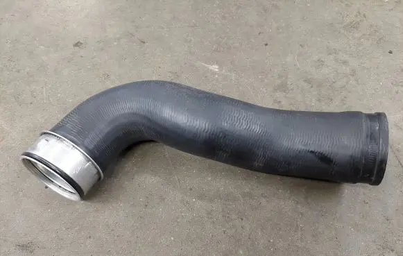 Mercedes-Benz R W251 Intercooler hose/pipe A2515280382