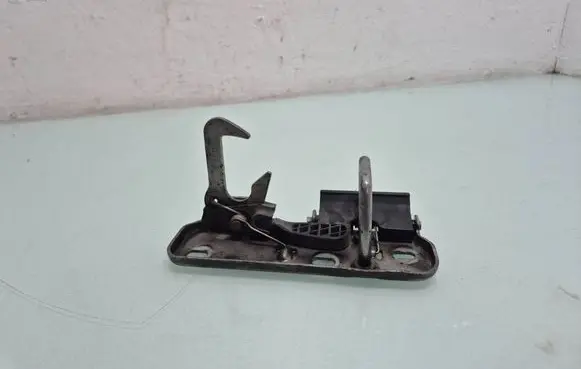 Volkswagen Tiguan Engine bonnet/hood lock/latch loop/hook 