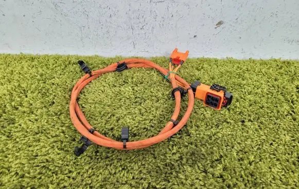 Tesla Model 3 Electric car charging cable 1509395-10-a