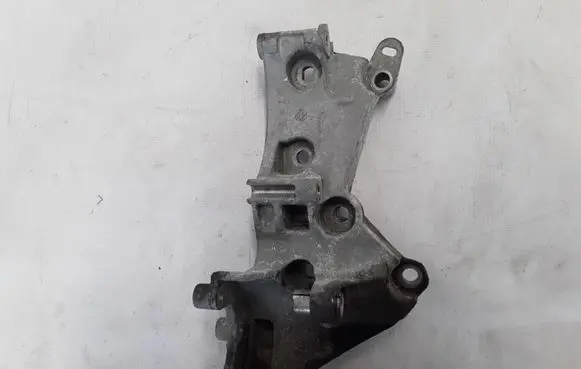 Dacia Duster Generator/alternator bracket 