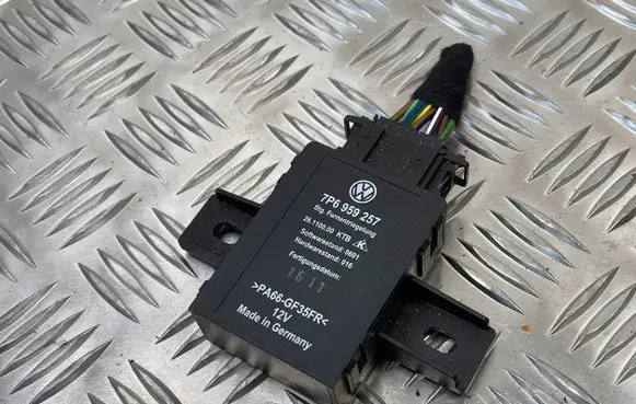 Volkswagen Touareg II Seat heating relay 7P6959257