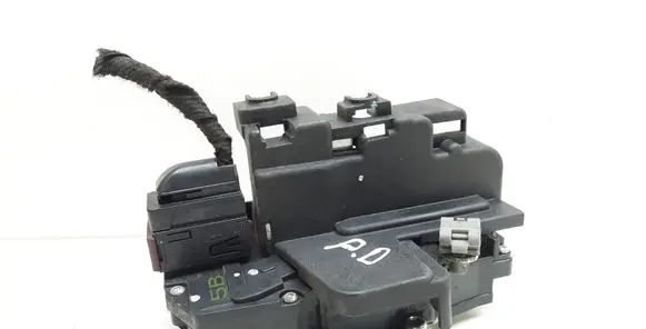 Opel Antara Front door lock