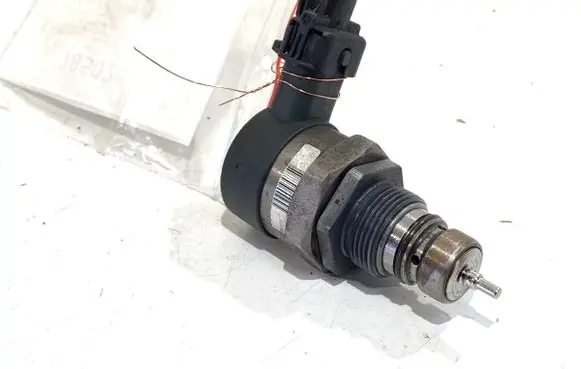 Honda CR-V Fuel pressure regulator 0281002966