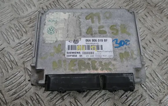 Volkswagen Golf IV Other control units/modules 06A906019BF