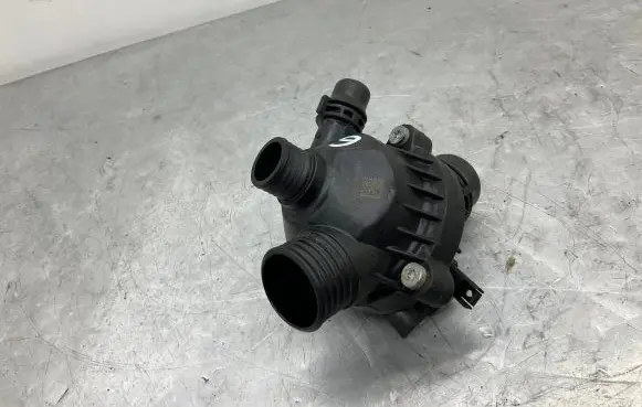 BMW 5 E60 E61 Thermostat 