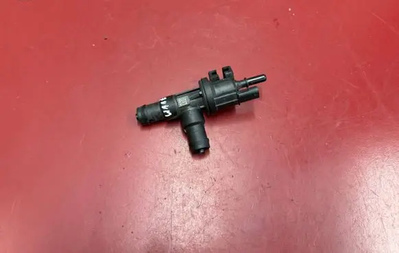 BMW X1 U11 Fuel tank valve 9487581