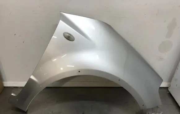 Suzuki SX4 Fender 79JA01