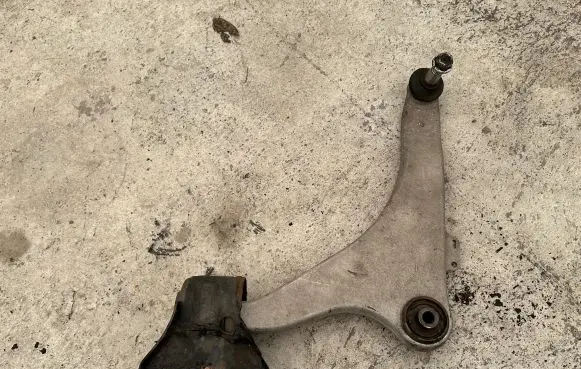 Volvo V60 Front lower control arm/wishbone