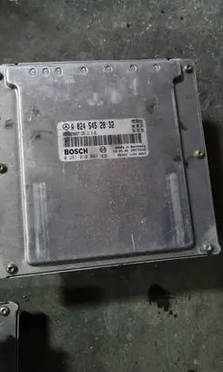 Mercedes-Benz E W210 Engine control unit/module A0245452832 0281010041