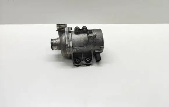 BMW 5 E60 E61 Water pump 307076 30707605 702851