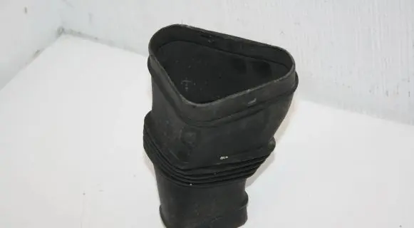 Volvo S80 Air intake hose/pipe 30748216