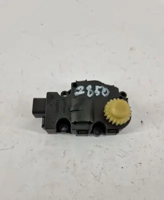 Audi A4 S4 B8 8K Air flap motor/actuator EFB490