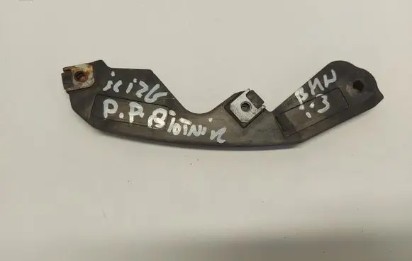 Front bumper mounting bracket