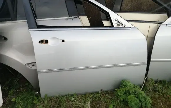 Chrysler 300 - 300C Front door