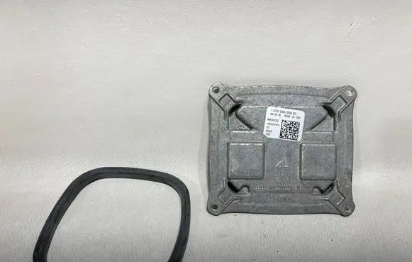 Alfa Romeo Giulia Headlight ballast module Xenon 147000026601