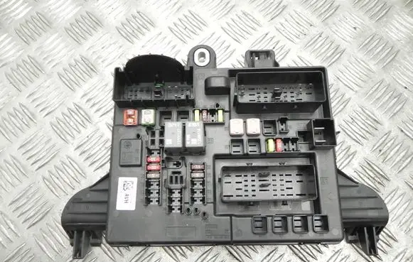 Opel Insignia A Fuse box set 22737766
