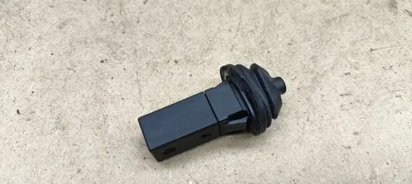 BMW 7 E65 E66 Fuel tank opening switch 82289392