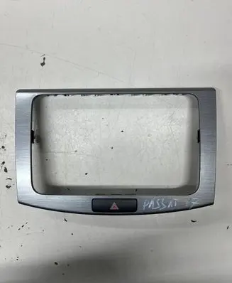 Volkswagen PASSAT B7 Radio/GPS head unit trim 3AA858069H